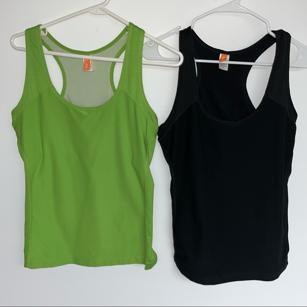 2 Lucy Tanks
